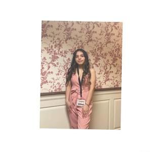 Meet your Posher, Iris